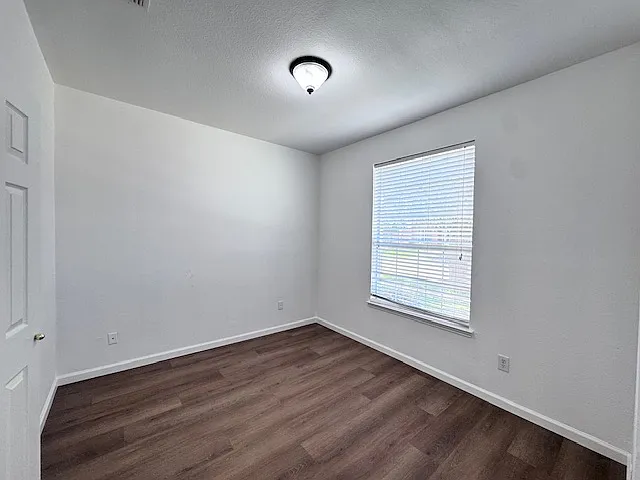 1525 Fallcreek Ct — Photo 3