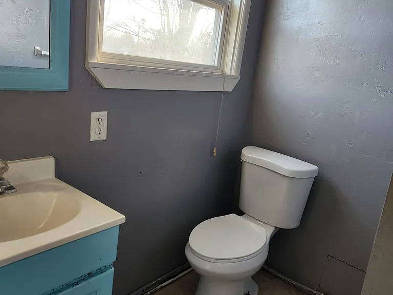 132 Elm St N — Photo 7