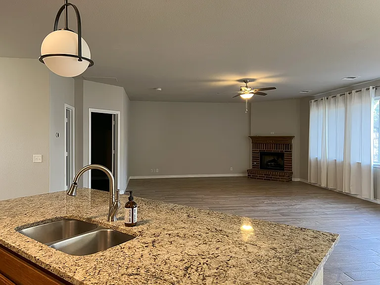 1112 Vanderbilt Cir — Photo 9