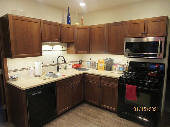3rd image of 415 Elm St