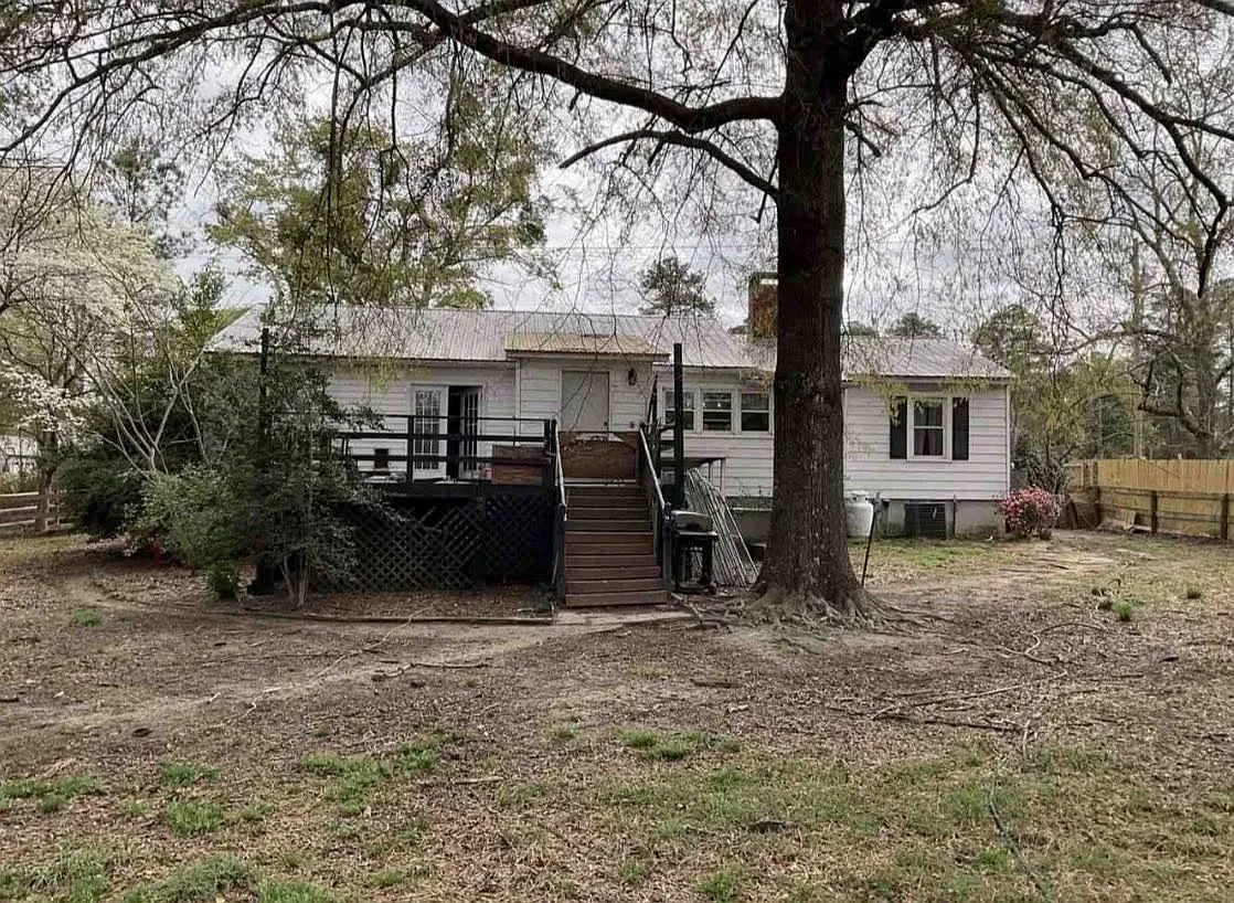 3 bed, 1561 sqft, $2,800 — Photo 1