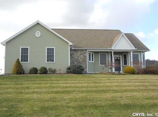 5611 Stones Throw Dr, Elbridge, NY 13060