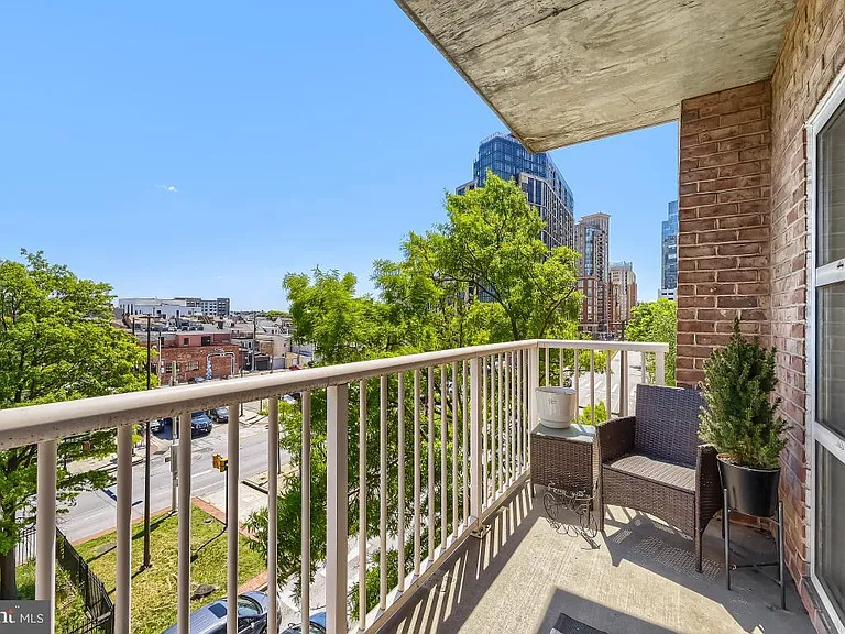 250 President St #211 — Photo 20