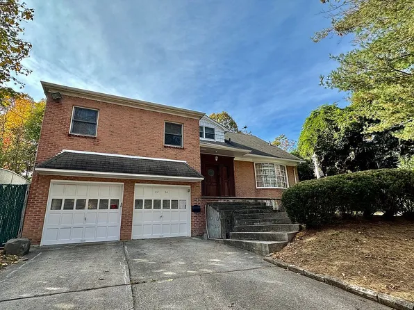 8250 Surrey Pl, Jamaica, NY 11432
