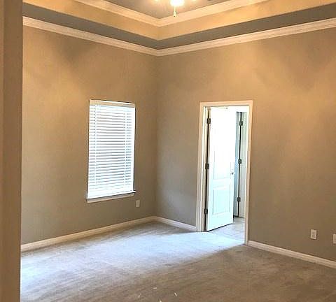 5th image of 806 Scarlet Oak Ct