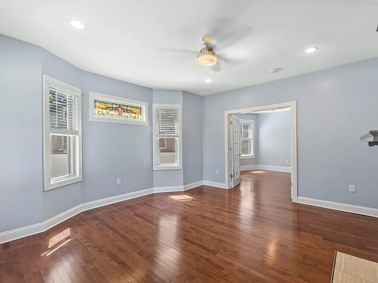 172 Cedar St #1 — Photo 4