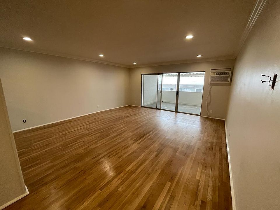 1st image of 833 S Bedford St APT 102