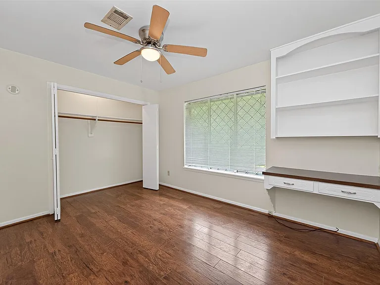 1701 Mistletoe Ln — Photo 24