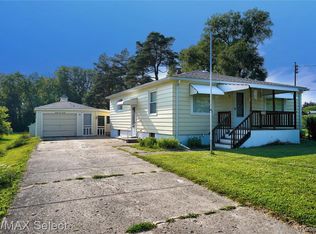 2320 Utley Rd, Flint, MI 48532