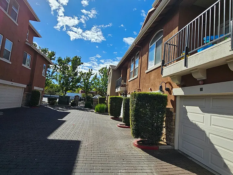7910 Walerga Rd — Photo 20