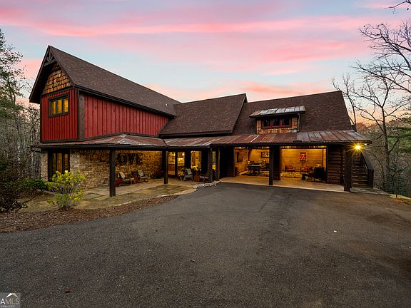 3rd image of 450 Miracle Ln