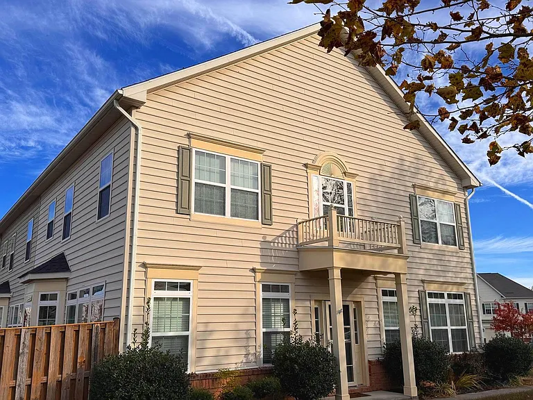 110 Gate Stone Ln — Photo 1
