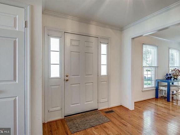 3rd image of 13225 Caroline Ct