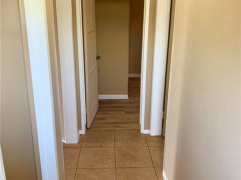 550 N Valencia Pl — Photo 9