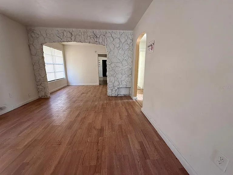 229 S Candler Ave — Photo 24