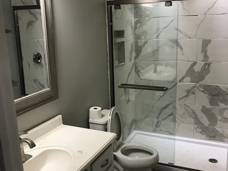 Bathroom 2 (Shared)