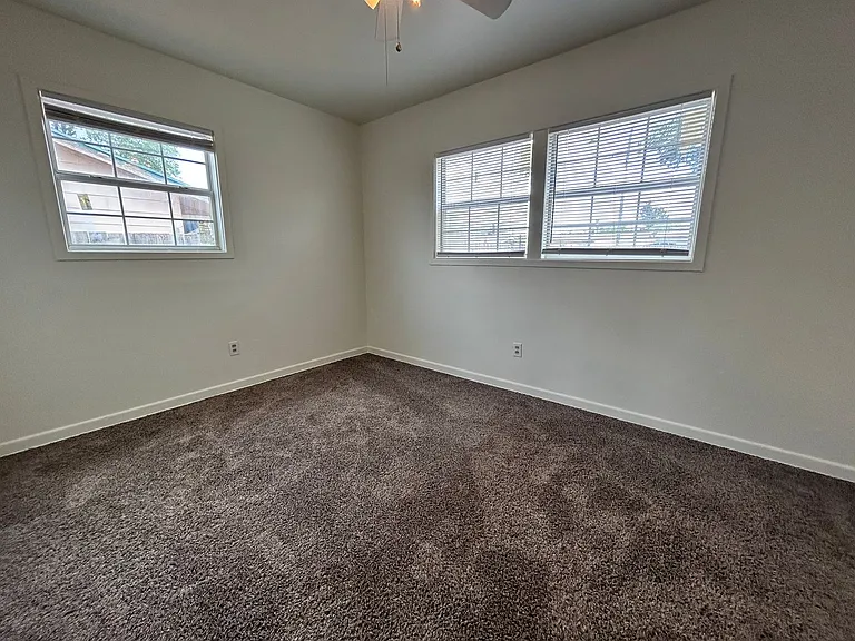 3119 Jarvis St — Photo 9