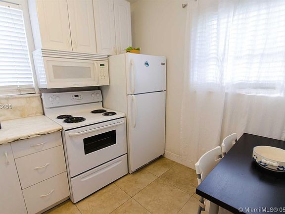 4th image of 2943 SW 1st Ave #2943