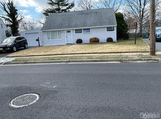 9 Parkerson Rd, Edison, NJ 08817