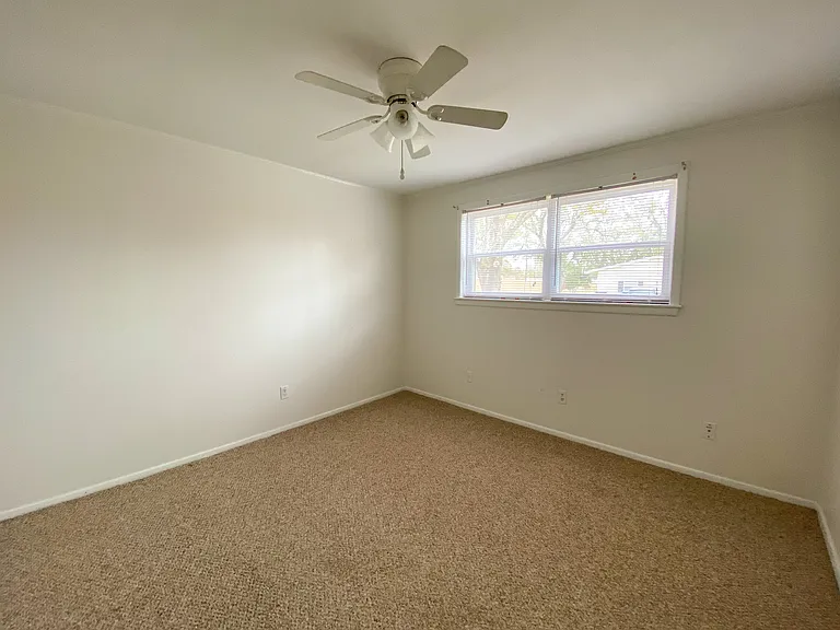 102 Roberts Ave — Photo 7