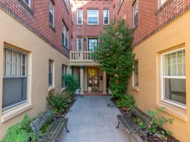 1210 SE 20th Ave, Portland, OR