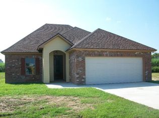 107 Niki Ln, Youngsville, LA 70592