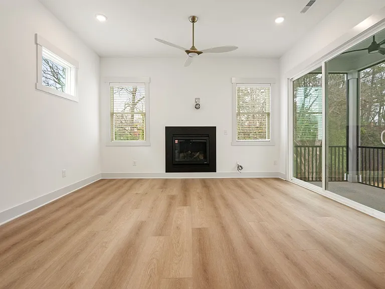 1008 Grant St — Photo 12