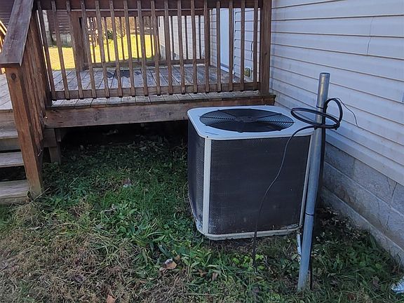 4th image of 31 Clay Ln
