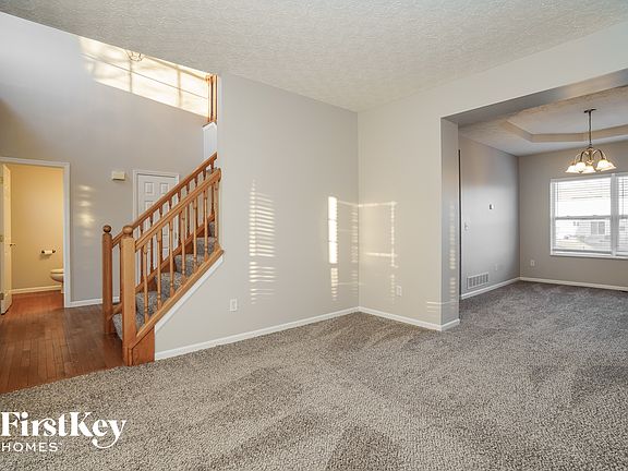 2nd image of 124 Springer Woods Blvd