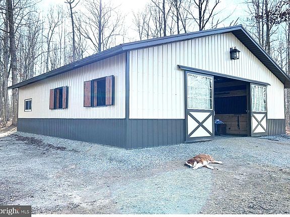 2nd image of 2271 Ridge Rd
