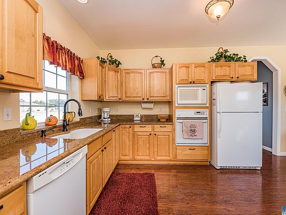 4th image of 180 Quail Meadows Dr