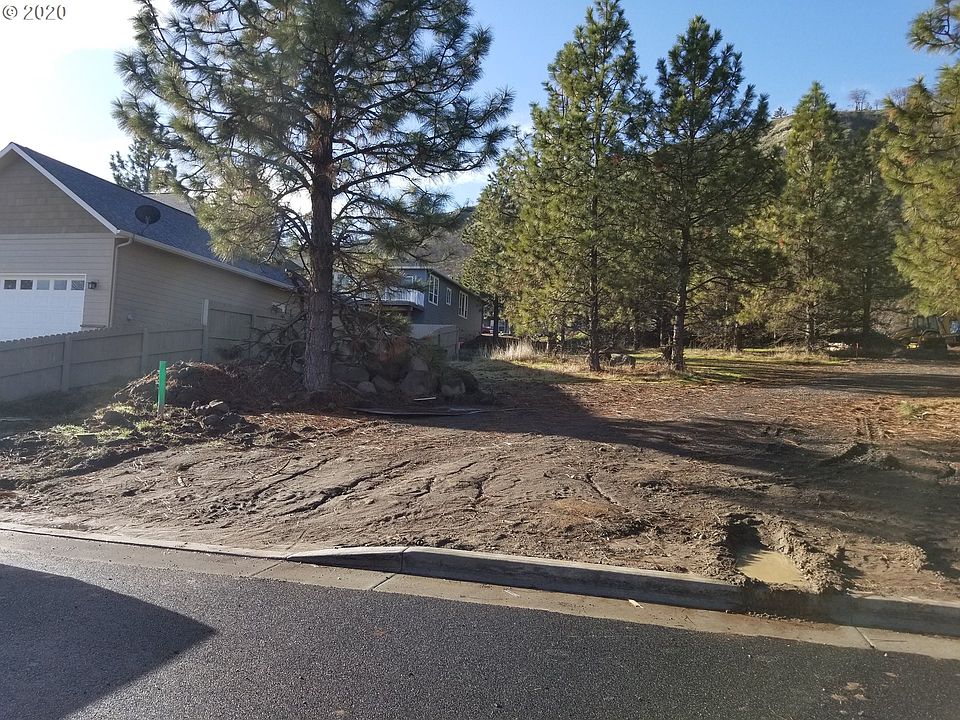 2nd image of W 14th St #31