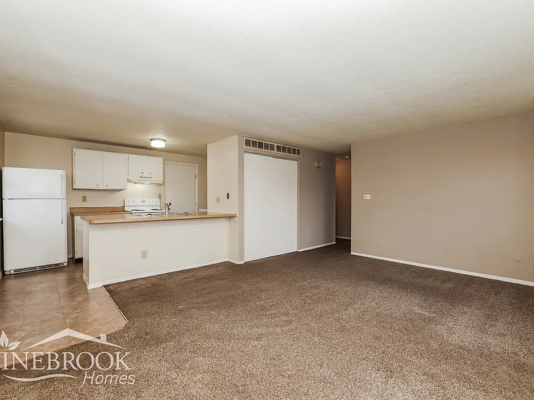 7564 Pomeranian Dr — Photo 3