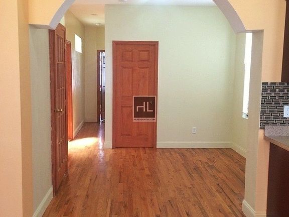 4th image of 498 E New York Ave #2