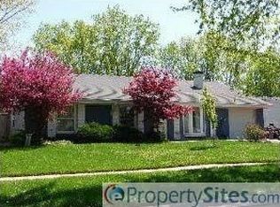7903 Northway Dr, Hanover Park, IL