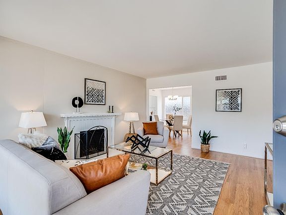 4th image of 300 Southcliff Ave