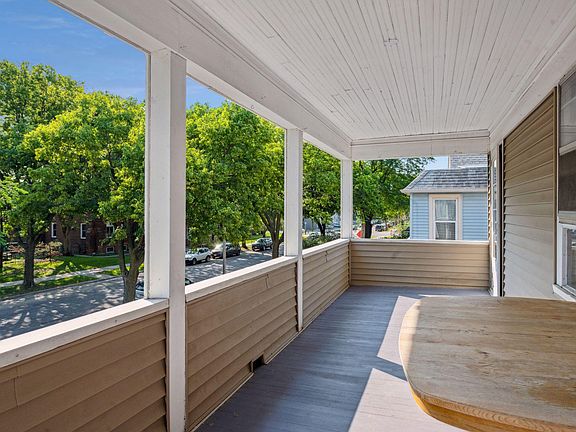 Your own sunny private 2nd floor front porch
