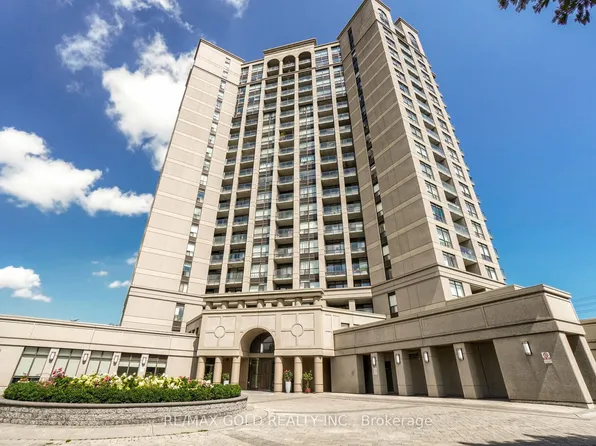220 Forum Dr Townhouse 102, Mississauga, ON L4Z 4K1