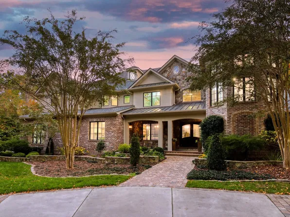 28 Whitley Dr, Chapel Hill, NC 27517
