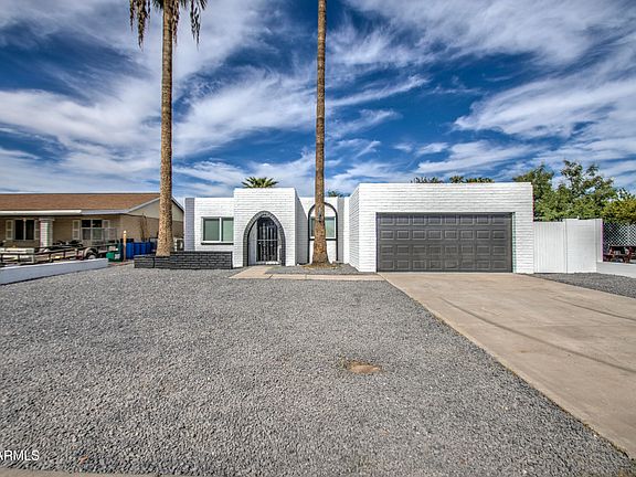 3rd image of 10422 W Calle De Edens --