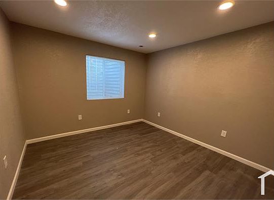 3rd image of 4520 N Thompson Ct #B
