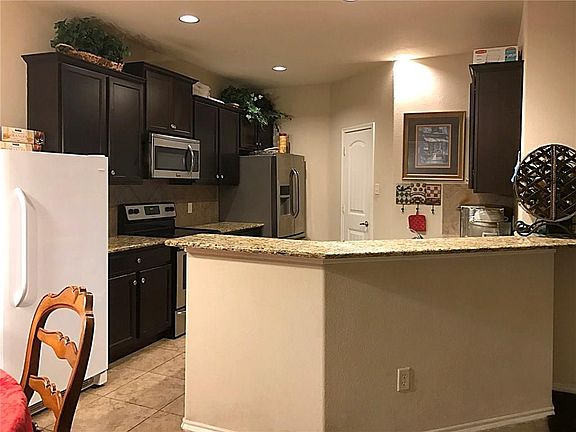 4th image of 3023 Lake Side Dr