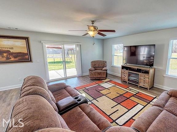 3rd image of 614 Bledsoe Dr