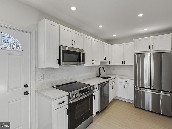 2nd image of 507 Washburn Ave