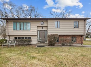 1 Darby Road, Airmont, NY 10952