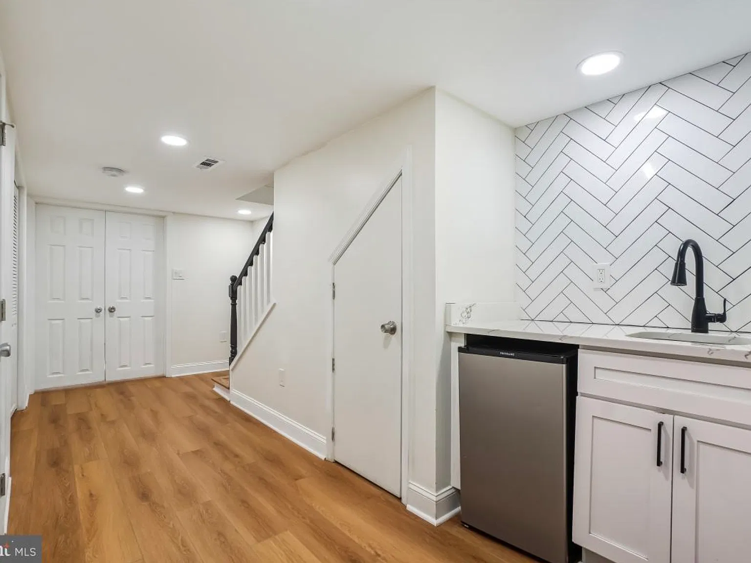3 bed, 1450 sqft, $2,000 — Photo 4