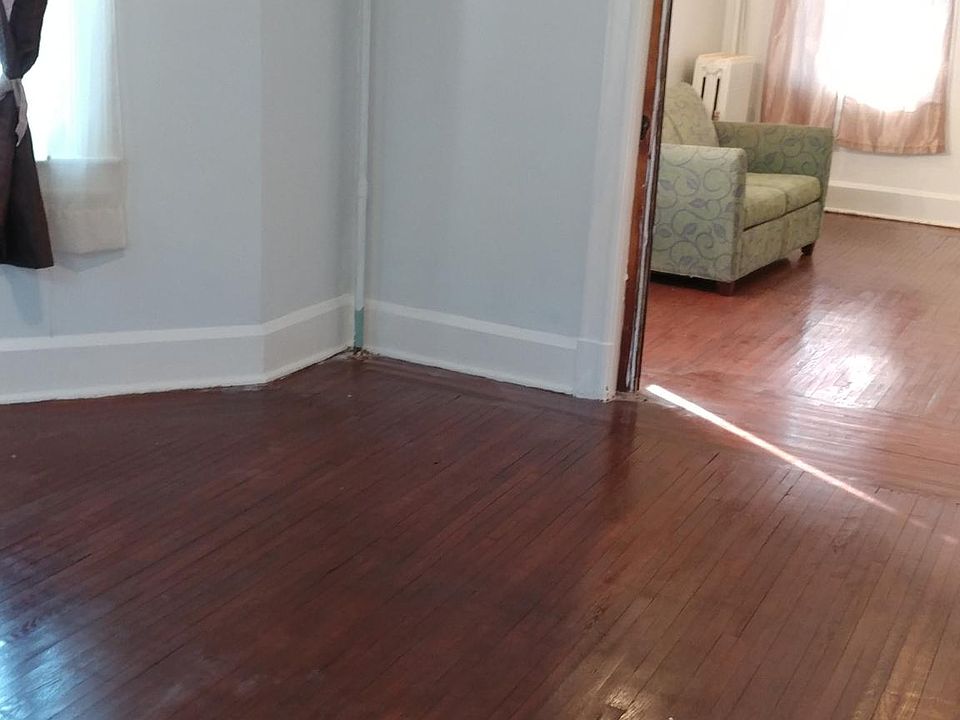 2nd image of 2609 Elsinore Ave