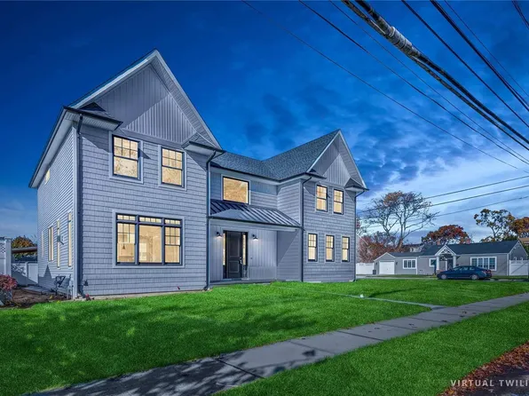 88 Roosevelt Avenue, Massapequa Park, NY 11762