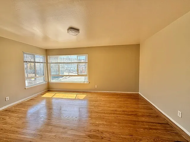 1 bed, 555 sqft, $3,200 — Photo 2
