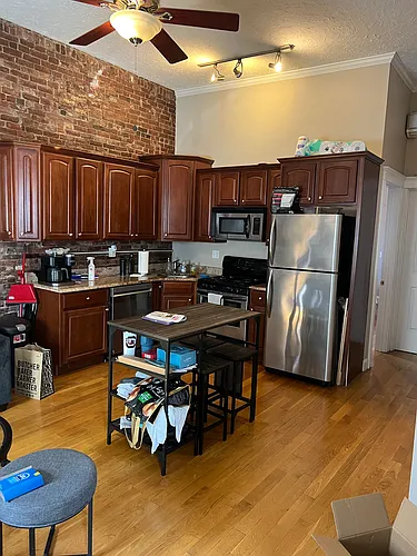 270 E St #1 Photo 1